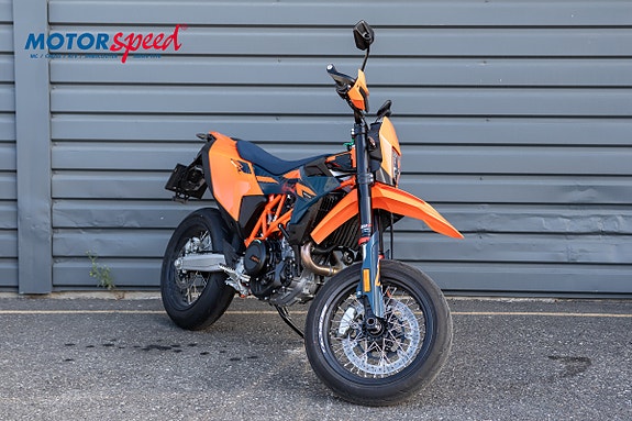 KTM 690 SMC Demo 2 of 8