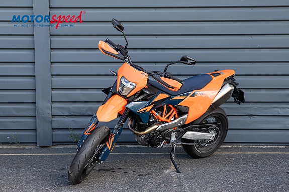 KTM 690 SMC Demo 4 of 8