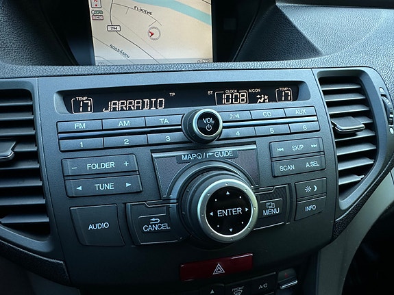 Honda Accord 21 of 30