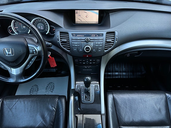 Honda Accord 26 of 30
