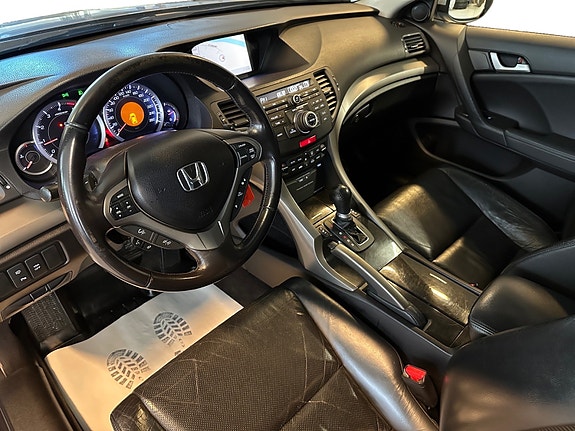 Honda Accord 9 of 30