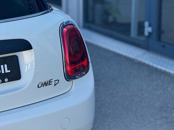 MINI One 8 of 30