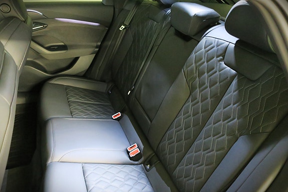 Audi S6 e-tron 12 of 21