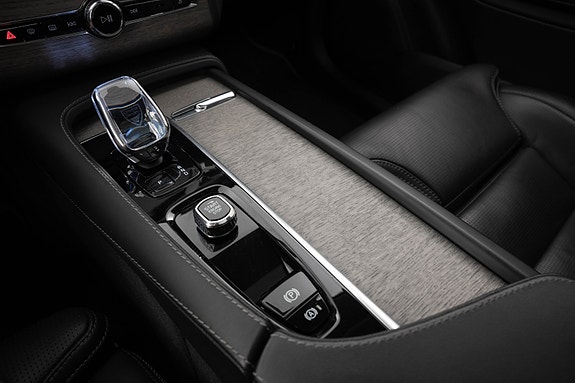 Volvo XC90 17 of 30