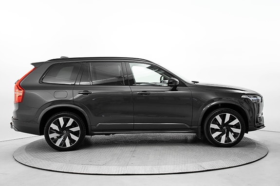 Volvo XC90 4 of 30