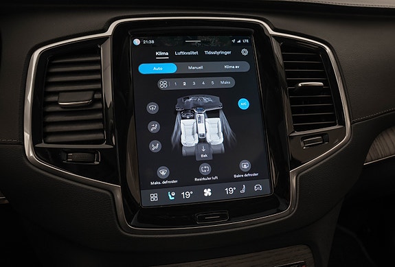Volvo XC90 24 of 30