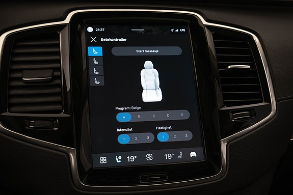 Volvo XC90 22 of 30