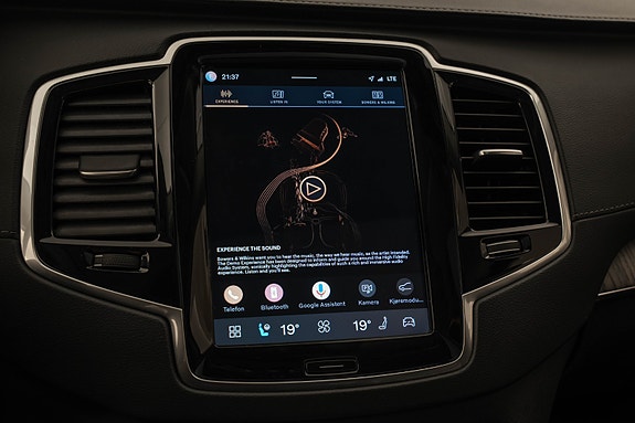 Volvo XC90 25 of 30