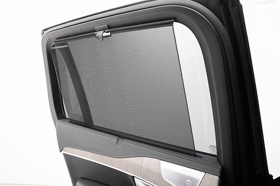 Volvo XC90 30 of 30