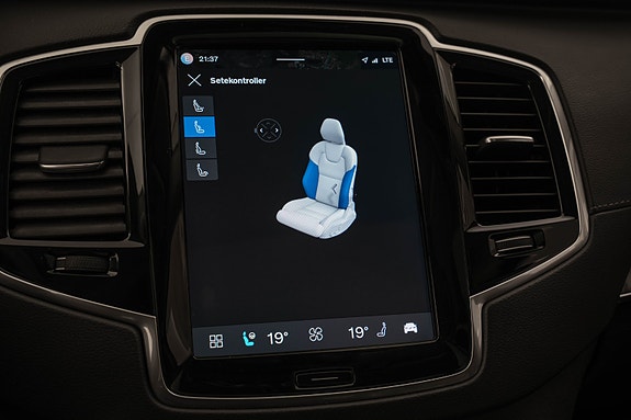 Volvo XC90 23 of 30