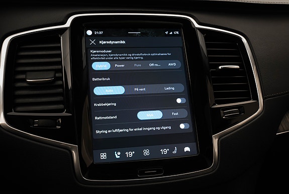 Volvo XC90 26 of 30