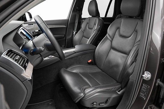 Volvo XC90 9 of 30