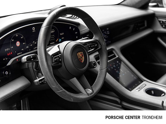 Porsche Taycan 20 of 30