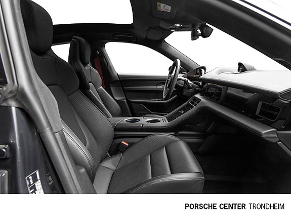 Porsche Taycan 29 of 30
