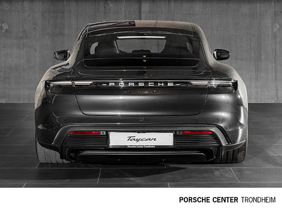 Porsche Taycan 6 of 30