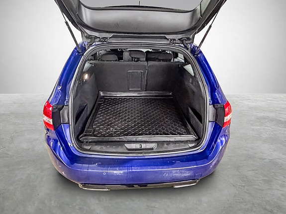 Peugeot 308 SW 19 of 22