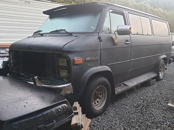 Chevrolet G20 3 of 4