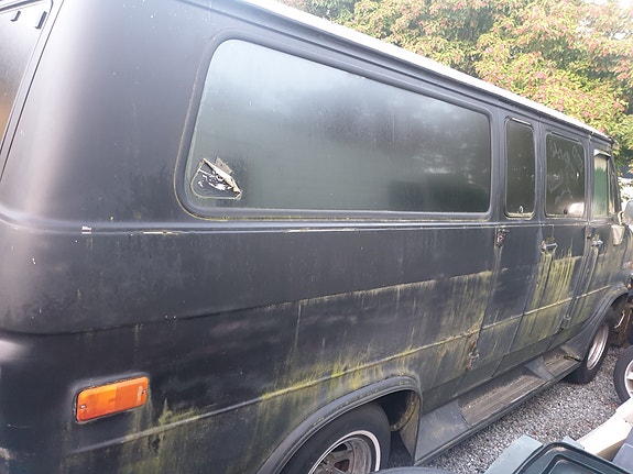 Chevrolet G20 2 of 4