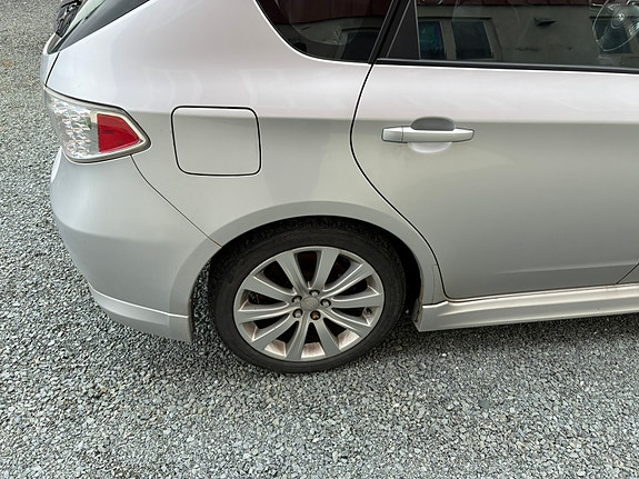 Subaru Impreza 13 of 18