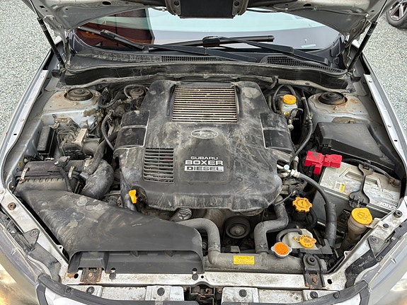 Subaru Impreza 4 of 18