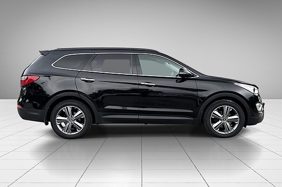 Hyundai Grand Santa Fe 4 of 19