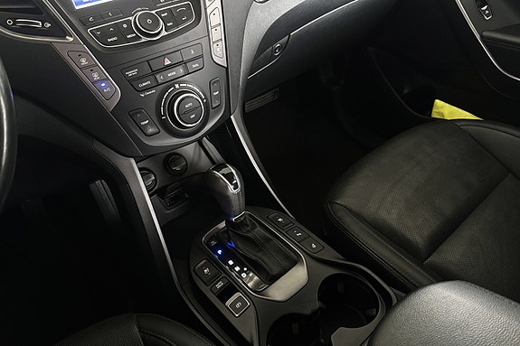 Hyundai Grand Santa Fe 17 of 19