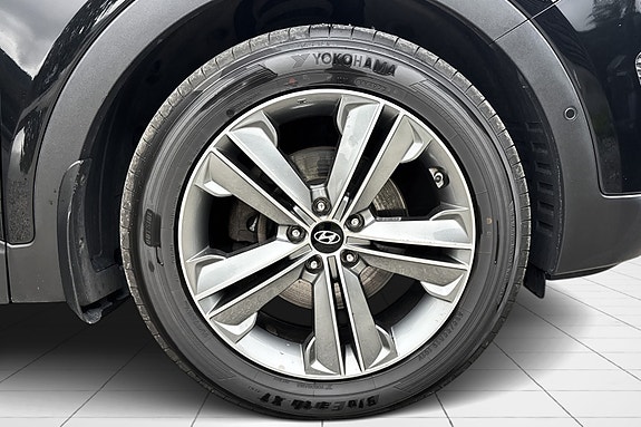 Hyundai Grand Santa Fe 8 of 19