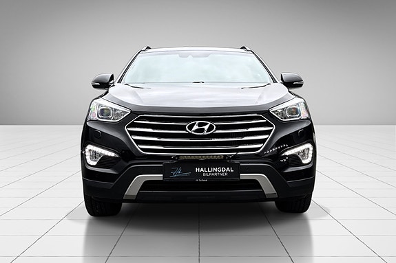 Hyundai Grand Santa Fe 2 of 19