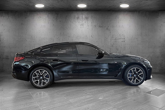 BMW i4 6 of 25