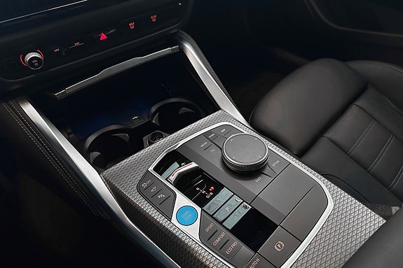 BMW i4 18 of 25
