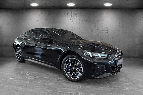 BMW i4 7 of 25