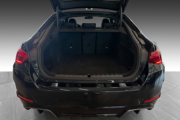 BMW i4 9 of 25