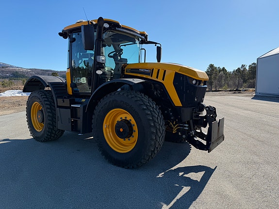 JCB Fastrac 4220 Nordic Edition – kun 664 timer – perfekt for vinterdrift 2 of 6