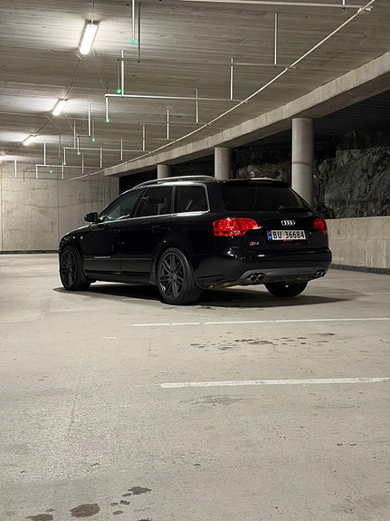 Audi S4 3 of 29