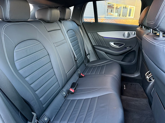 Mercedes-Benz EQC400 11 of 26