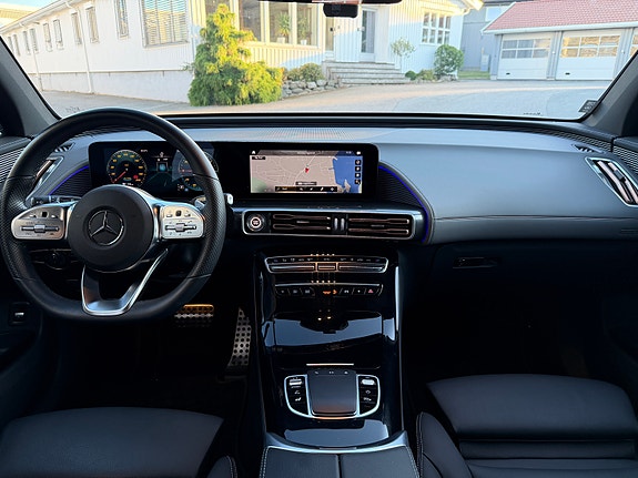 Mercedes-Benz EQC400 19 of 26