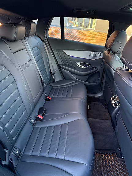 Mercedes-Benz EQC400 10 of 26