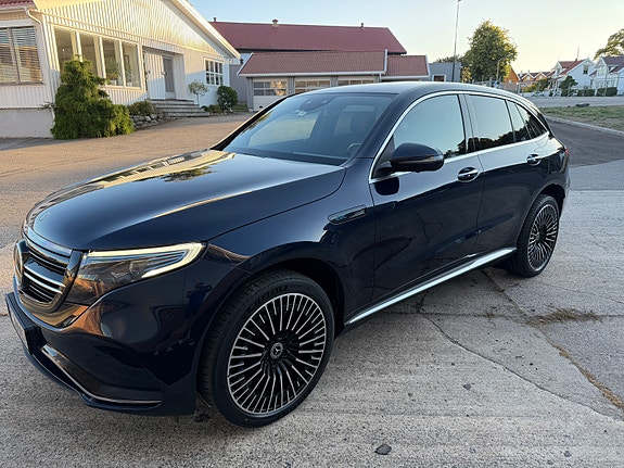 Mercedes-Benz EQC400 23 of 26