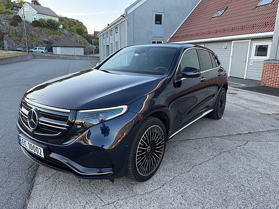 Mercedes-Benz EQC400 2 of 26