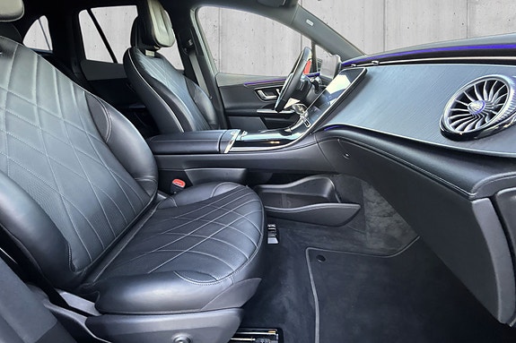 Mercedes-Benz EQE SUV 13 of 22