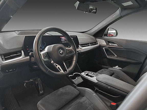 BMW iX1 13 of 27