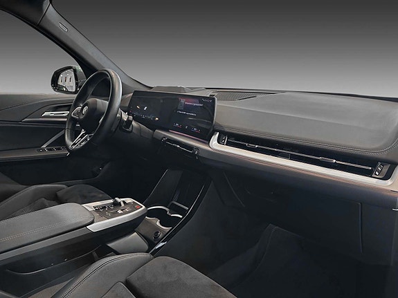 BMW iX1 23 of 27