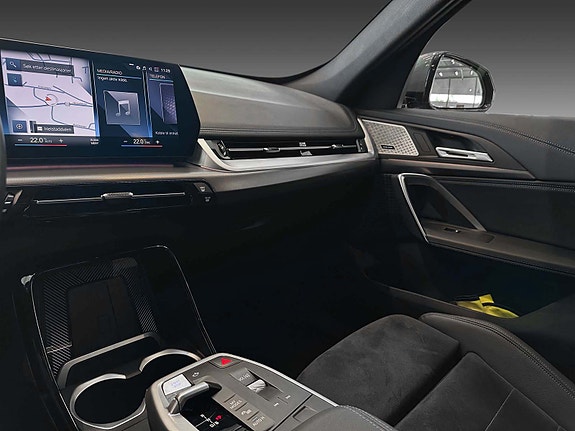 BMW iX1 18 of 27
