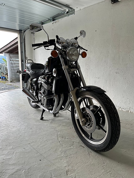 Yamaha Maxim X 2 of 8
