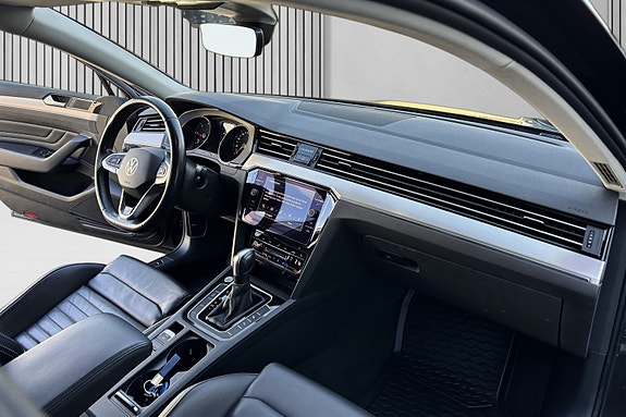 Volkswagen Passat 22 of 30