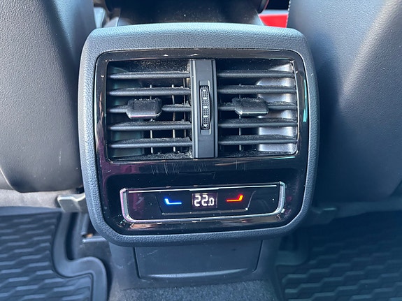Volkswagen Passat 27 of 30