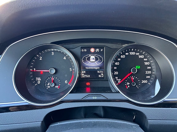 Volkswagen Passat 23 of 30