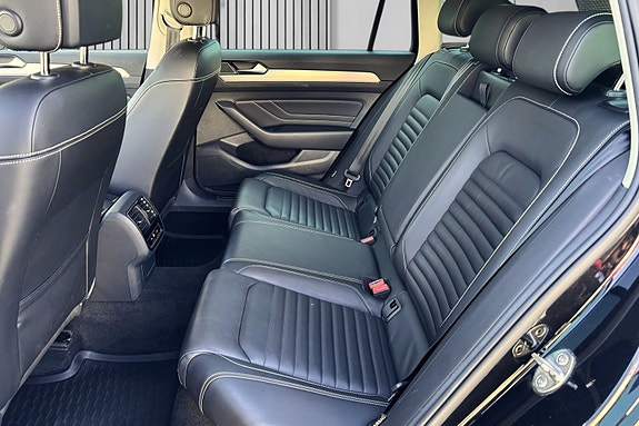 Volkswagen Passat 19 of 30