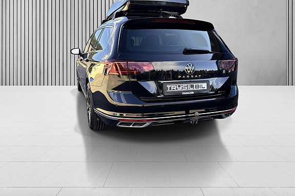 Volkswagen Passat 10 of 30