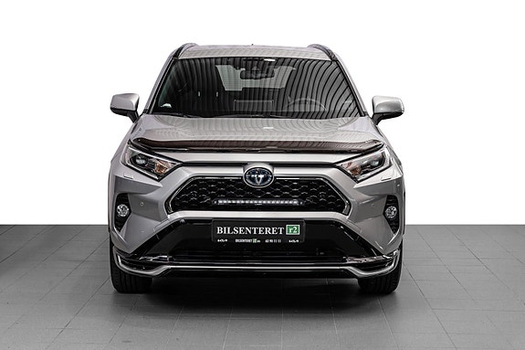 Toyota RAV4 Plug-in Hybrid 3 of 29